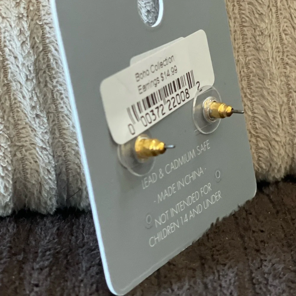 Gold and Gray Lock Circle Stud Earrings β AD Project - Picture 6 of 7